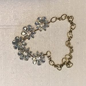 Costume jewelry flower necklace